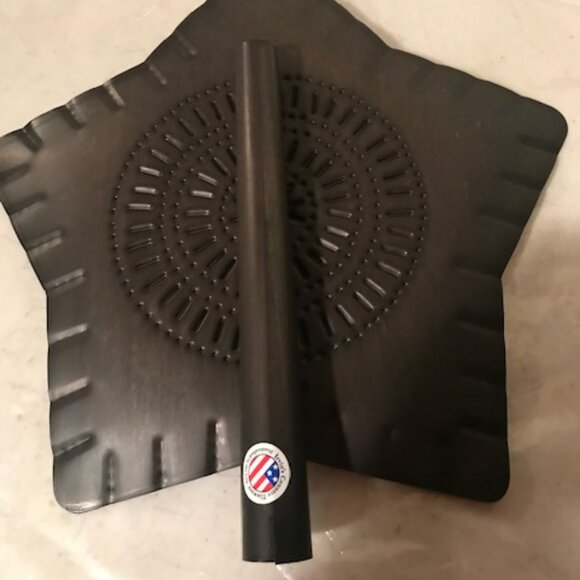 Star Tree Topper in Black Punched Tin - Handcrafted - Picture 3 of 3